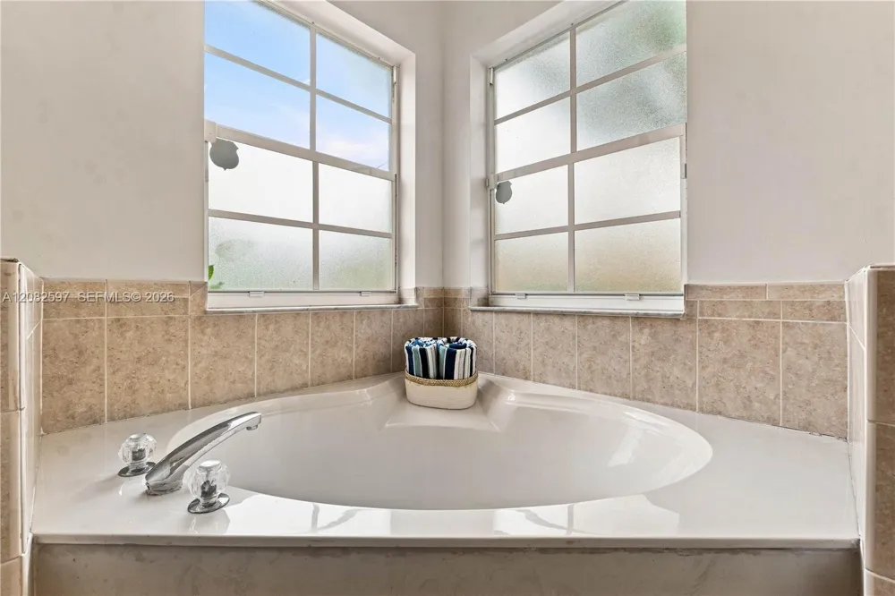 12103 NW 47th Mnr Coral Springs, FL 33076