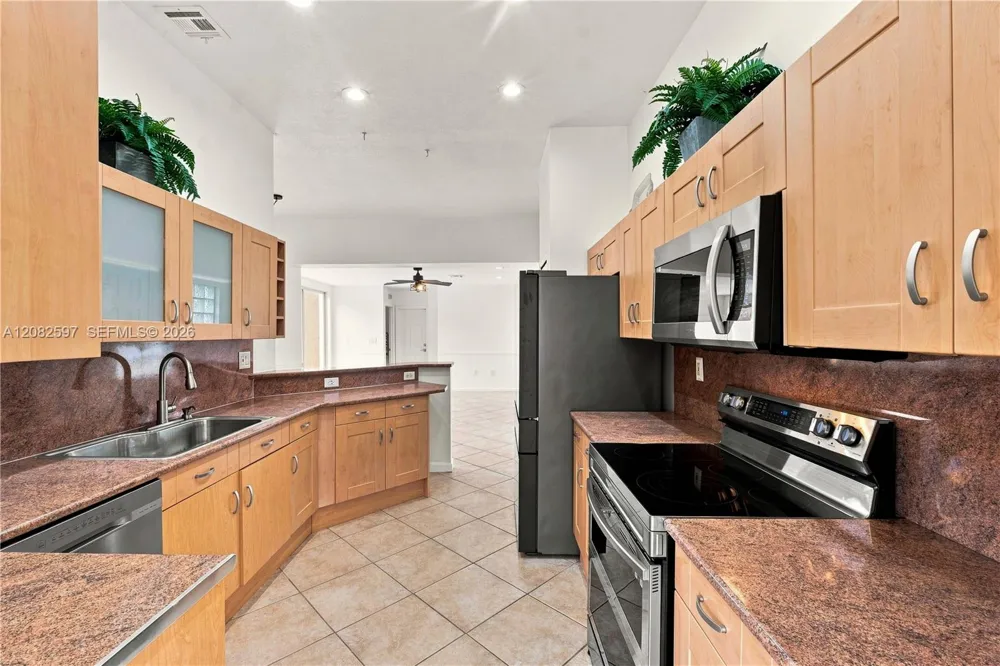 12103 NW 47th Mnr Coral Springs, FL 33076