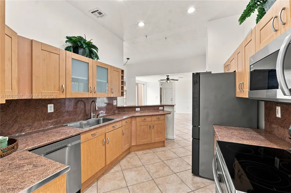 12103 NW 47th Mnr Coral Springs, FL 33076