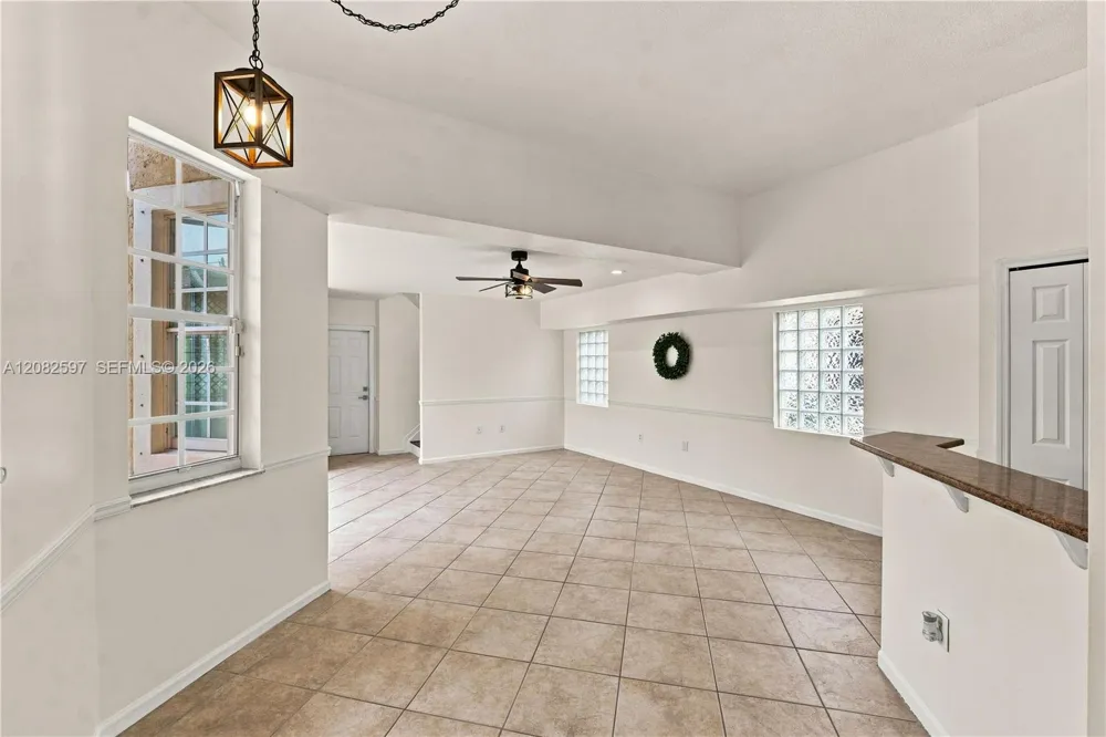 12103 NW 47th Mnr Coral Springs, FL 33076