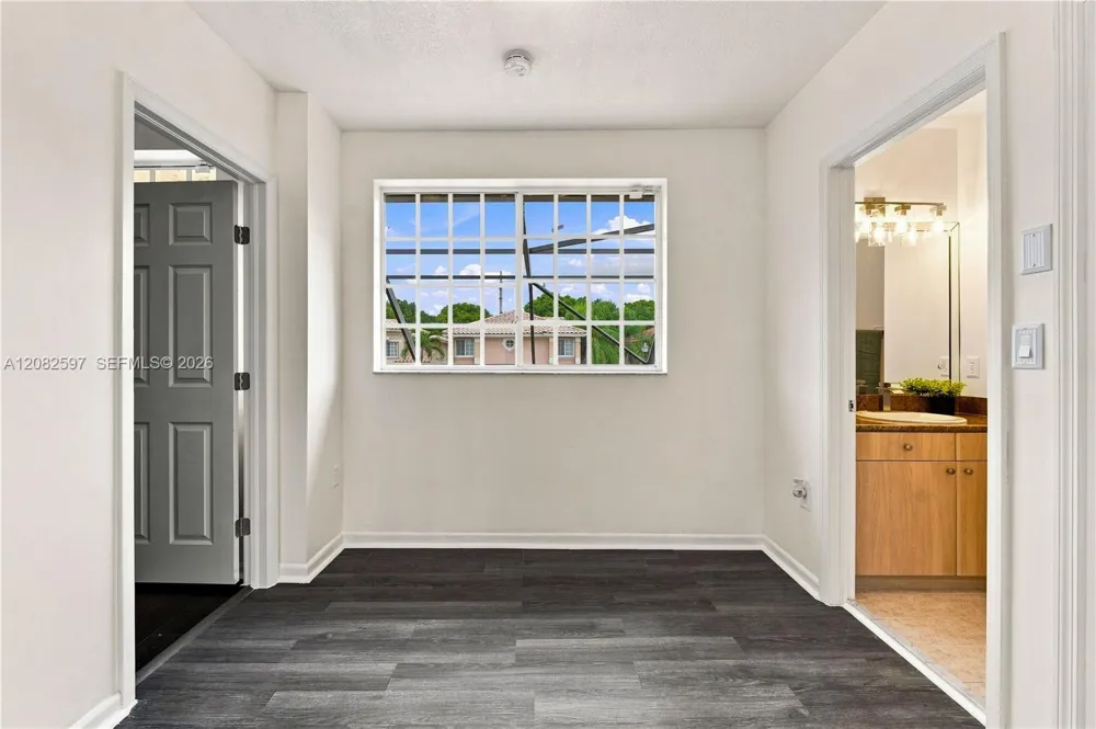 12103 NW 47th Mnr Coral Springs, FL 33076