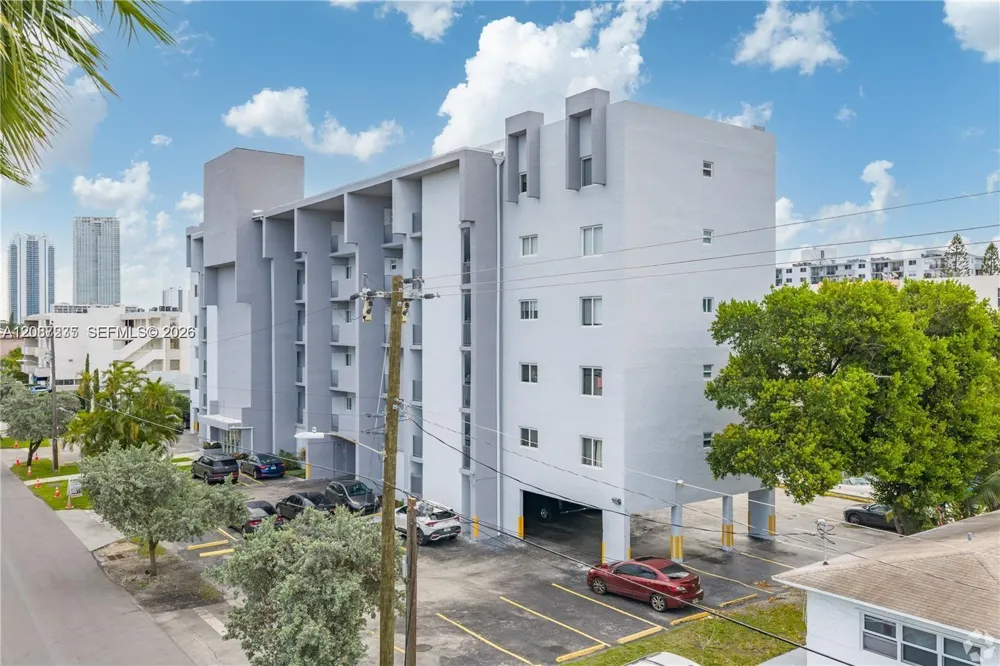 3626 NE 168th St #504 North Miami Beach, FL 33160