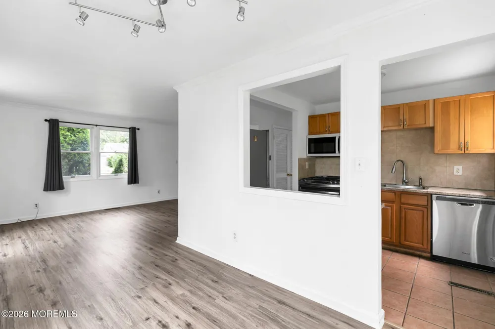 10 Steven Avenue Tinton Falls, NJ 07724