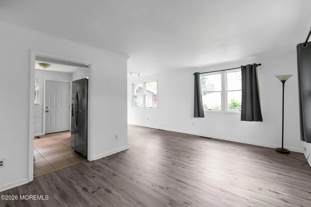 10 Steven Avenue Tinton Falls, NJ 07724