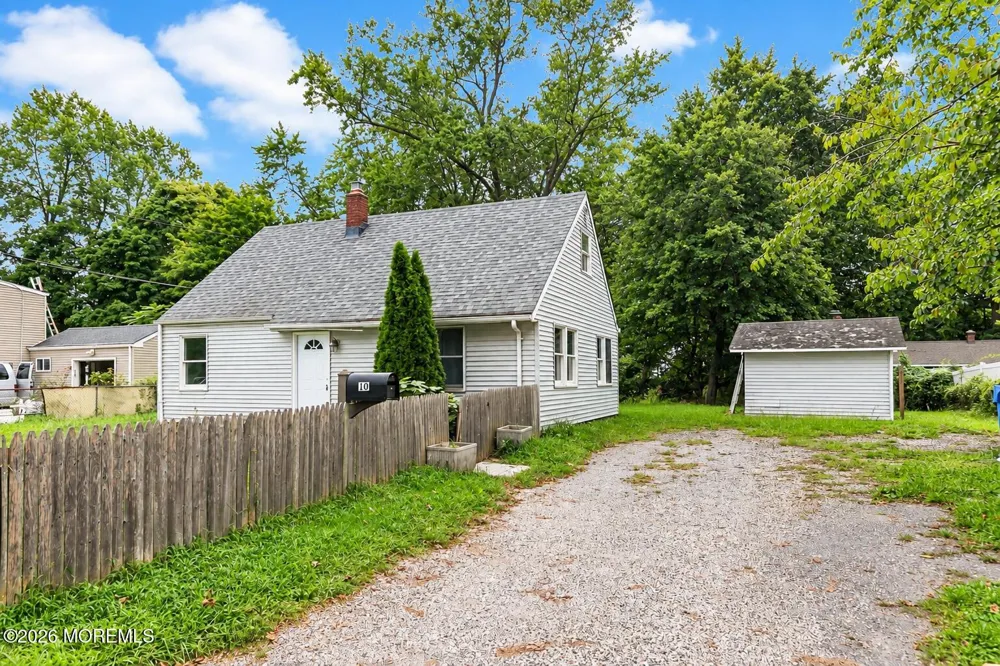 10 Steven Avenue Tinton Falls, NJ 07724