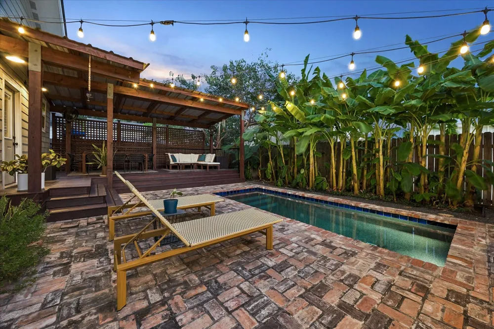 106 Alma Street Houston, TX 77009