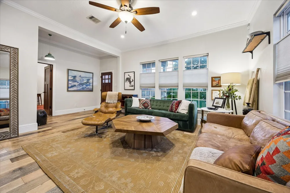 106 Alma Street Houston, TX 77009
