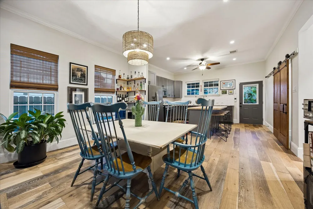 106 Alma Street Houston, TX 77009