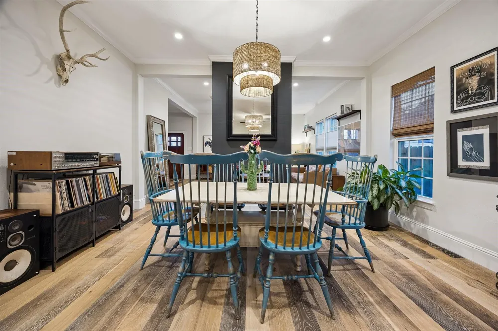 106 Alma Street Houston, TX 77009