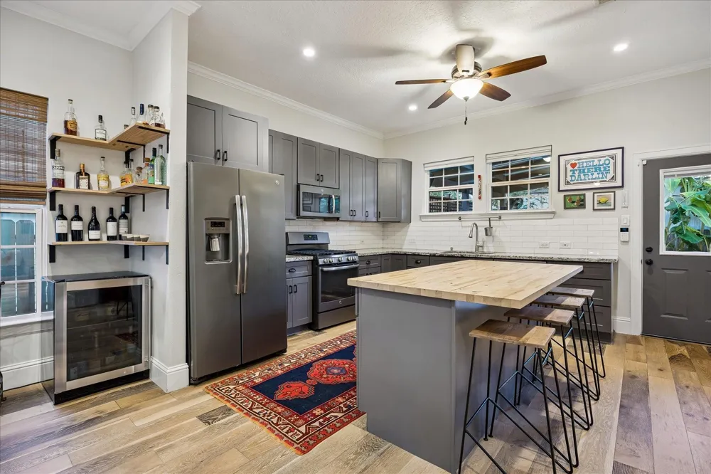 106 Alma Street Houston, TX 77009