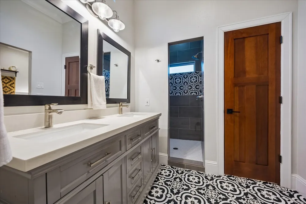 106 Alma Street Houston, TX 77009