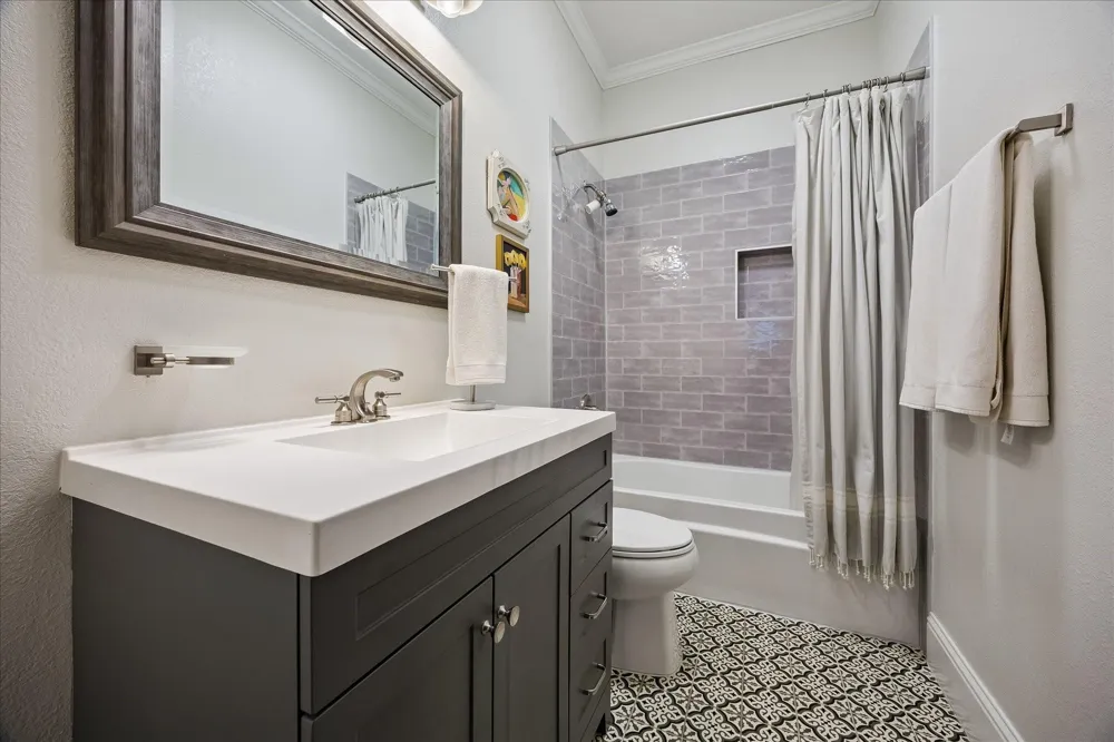 106 Alma Street Houston, TX 77009