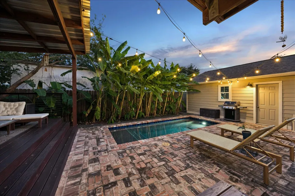 106 Alma Street Houston, TX 77009