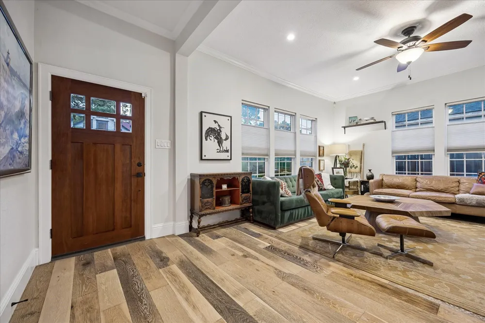 106 Alma Street Houston, TX 77009