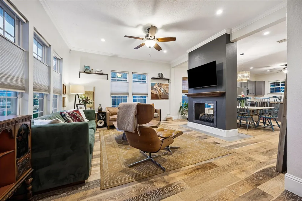 106 Alma Street Houston, TX 77009