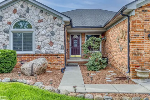 47788 Meadowbrook Drive