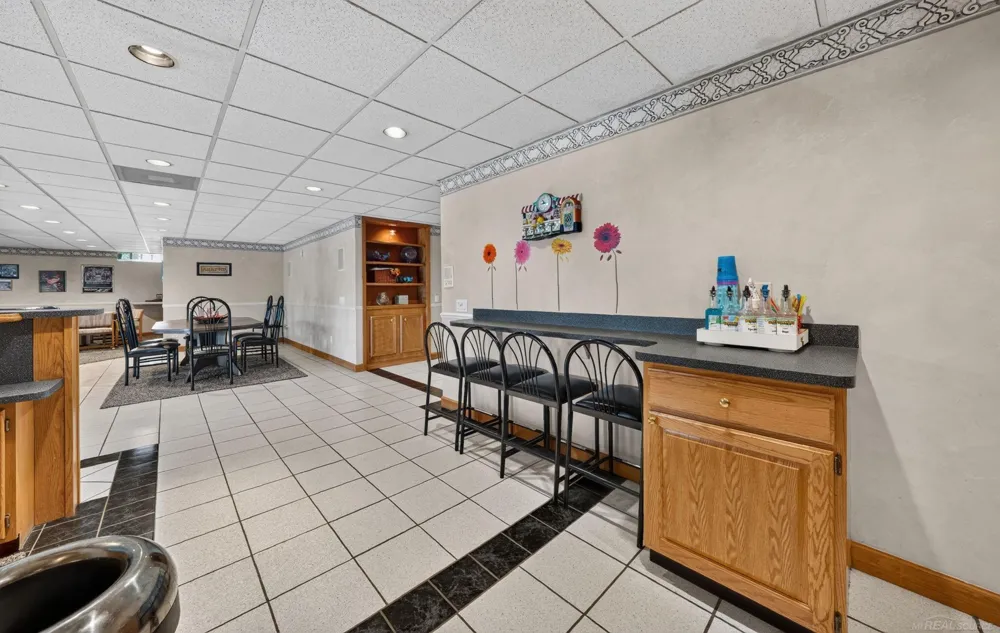 8893 Chestnut Run Drive Shelby Charter Township, MI 48317