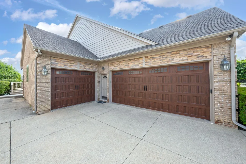8893 Chestnut Run Drive Shelby Charter Township, MI 48317