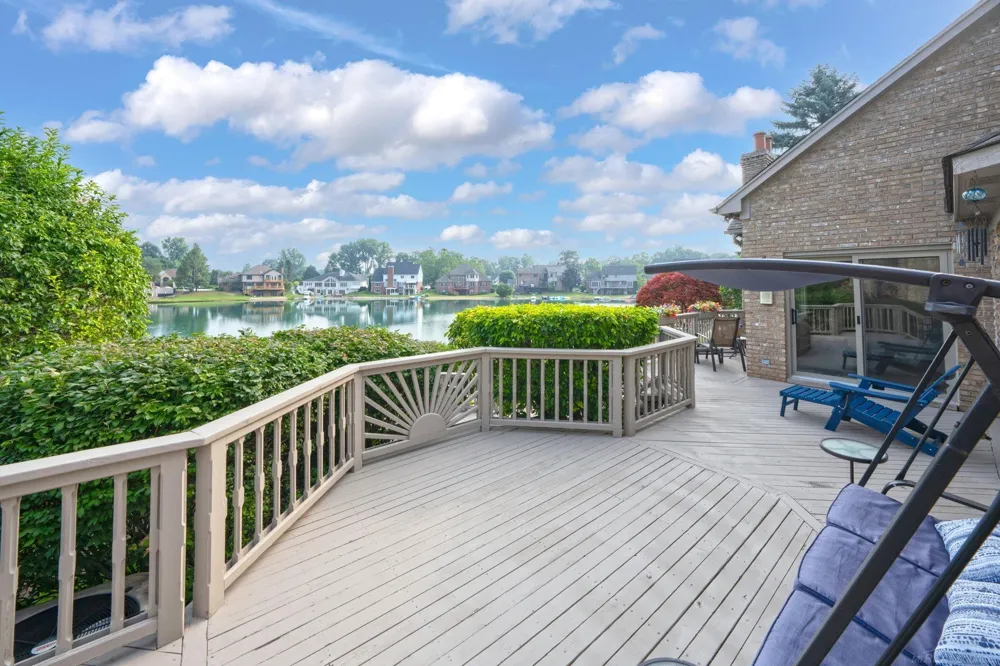 8893 Chestnut Run Drive Shelby Charter Township, MI 48317