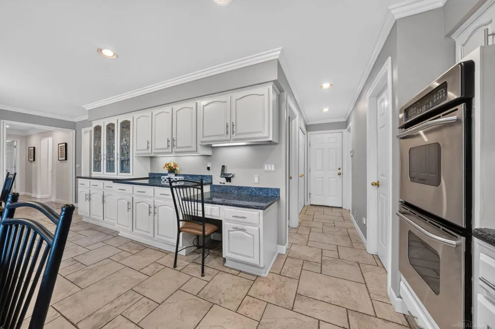 8893 Chestnut Run Drive Shelby Charter Township, MI 48317