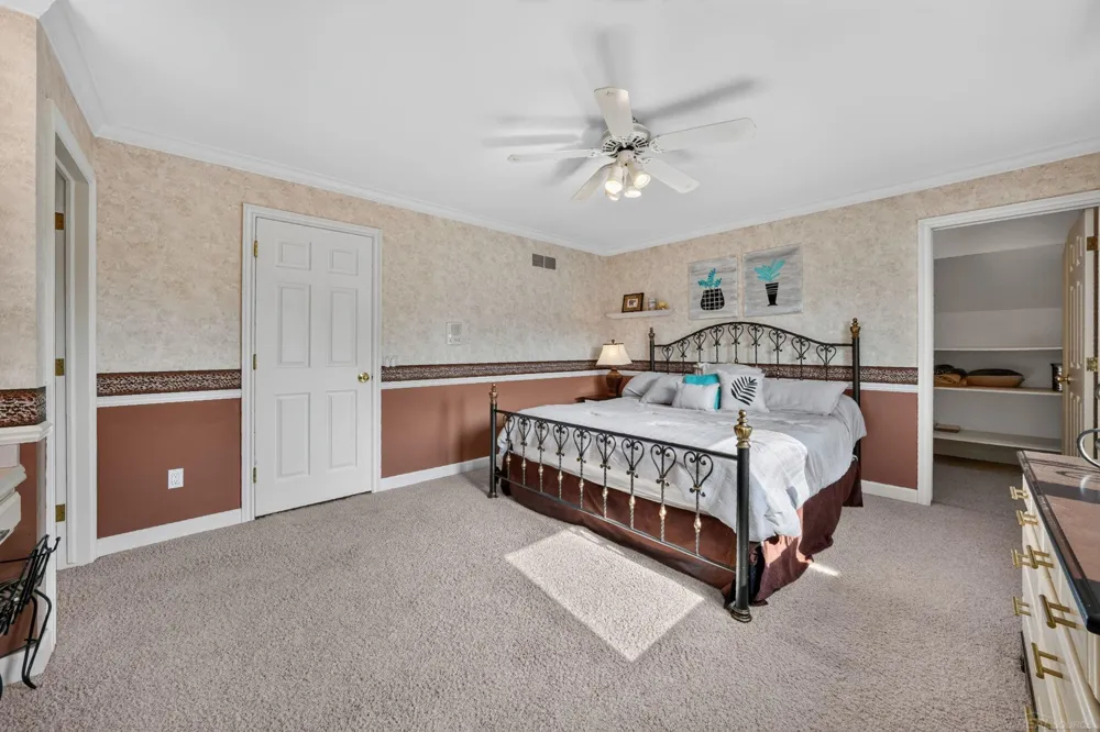 8893 Chestnut Run Drive Shelby Charter Township, MI 48317