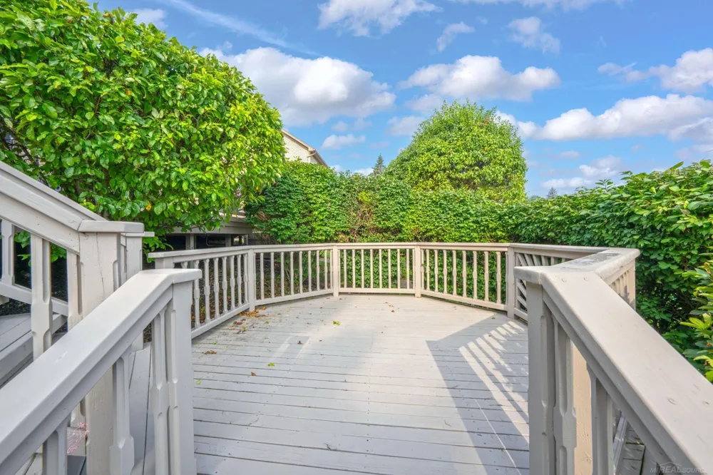 8893 Chestnut Run Drive Shelby Charter Township, MI 48317