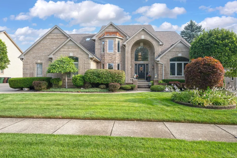 8893 Chestnut Run Drive Shelby Charter Township, MI 48317