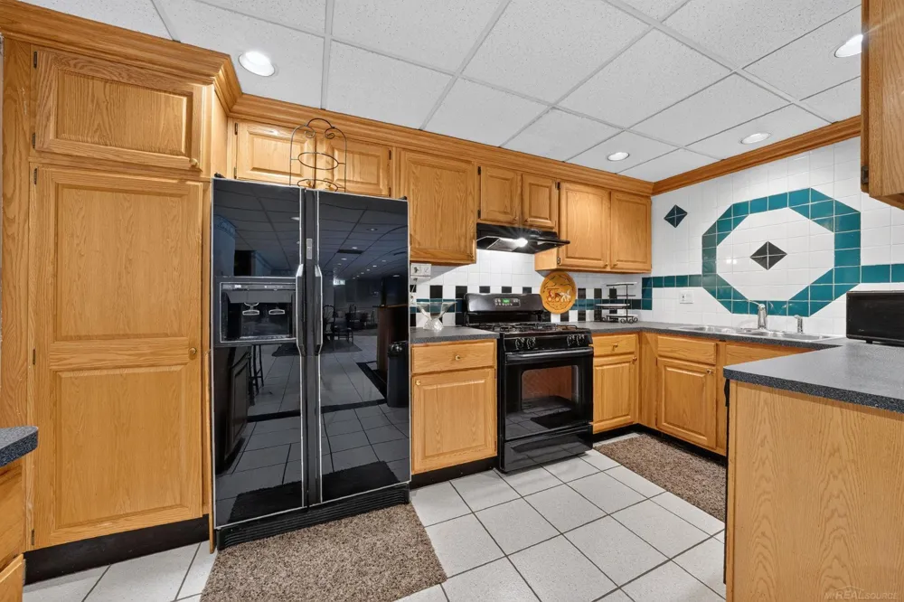 8893 Chestnut Run Drive Shelby Charter Township, MI 48317