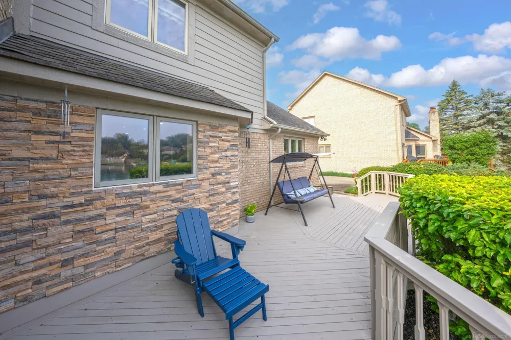 8893 Chestnut Run Drive Shelby Charter Township, MI 48317