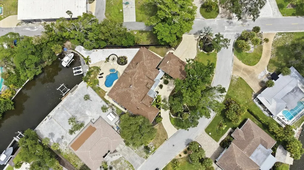 829 IDLEWILD WAY Sarasota, FL 34242