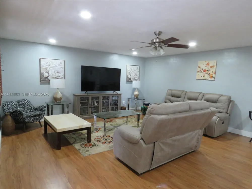 11840 NE 19th Dr #26 North Miami, FL 33181