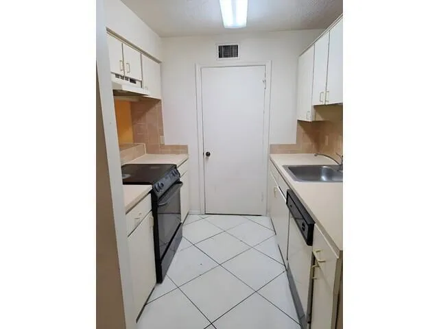 2313 CONGRESS AVENUE #23 Boynton Beach, FL 33426
