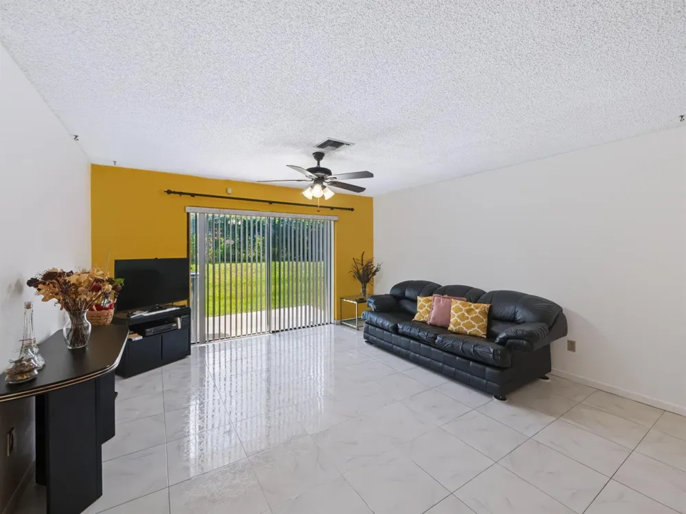 4948 Regina Court West Palm Beach, FL 33415