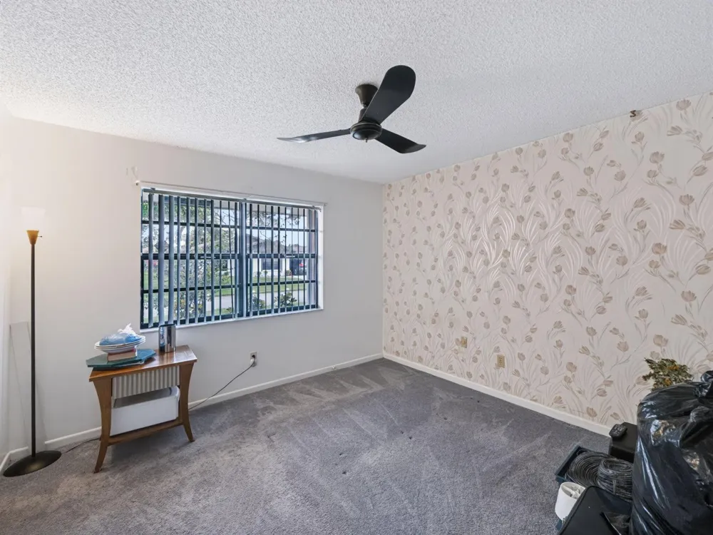 4948 Regina Court West Palm Beach, FL 33415