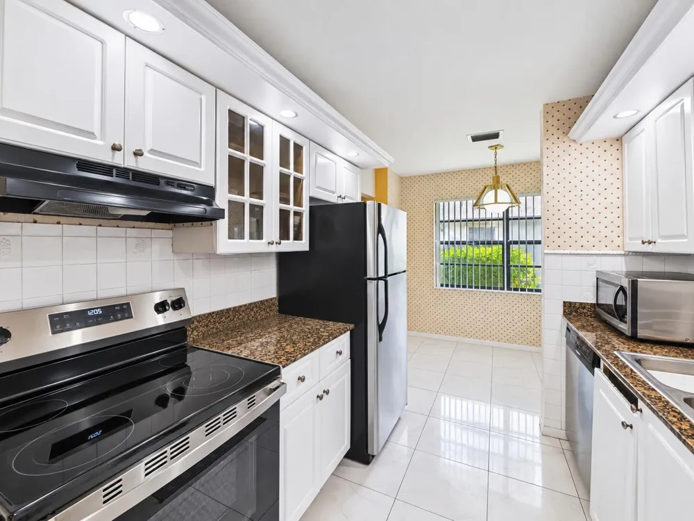 4948 Regina Court West Palm Beach, FL 33415