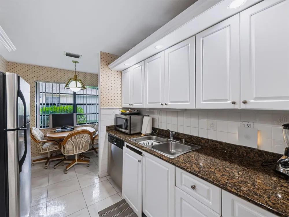 4948 Regina Court West Palm Beach, FL 33415