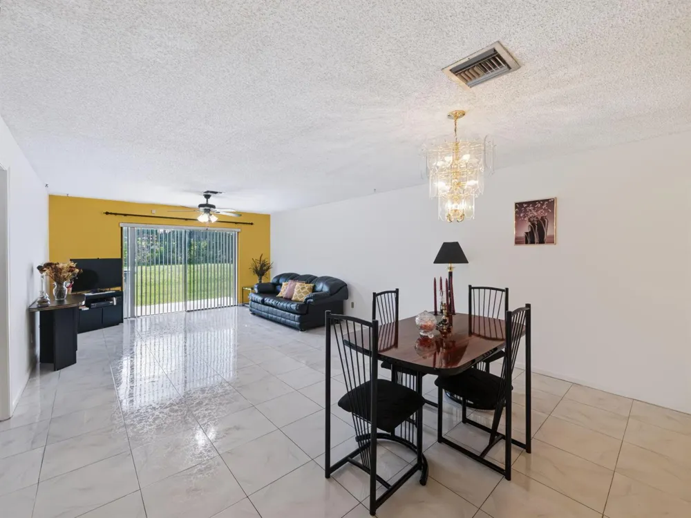 4948 Regina Court West Palm Beach, FL 33415
