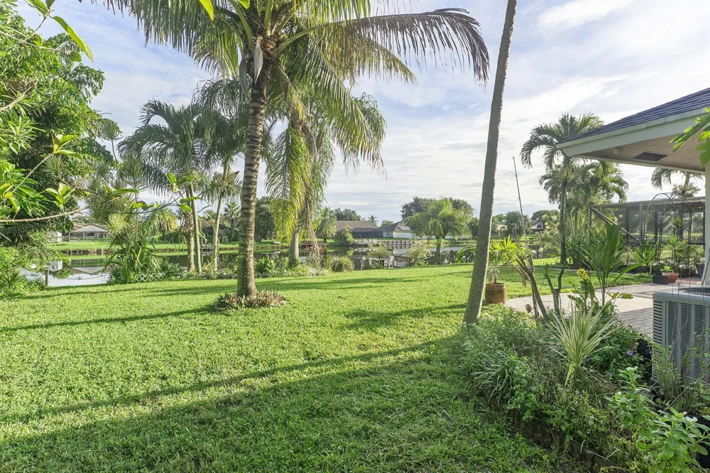 154 SANTA MONICA AVENUE Royal Palm Beach, FL 33411