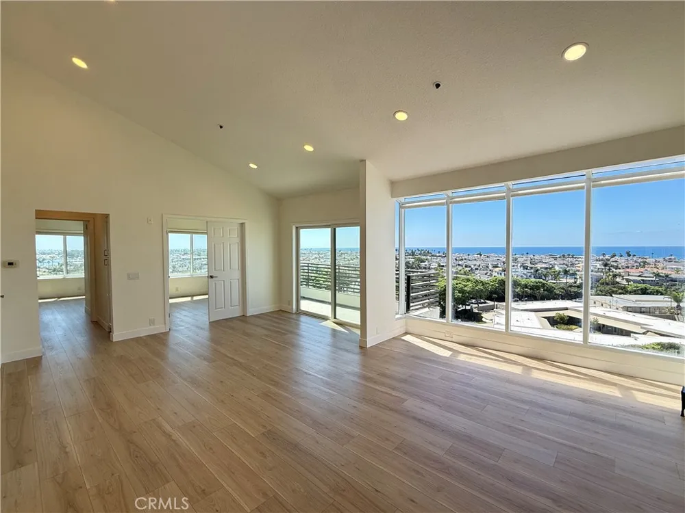 230 Lille Lane #308 Newport Beach, CA 92663