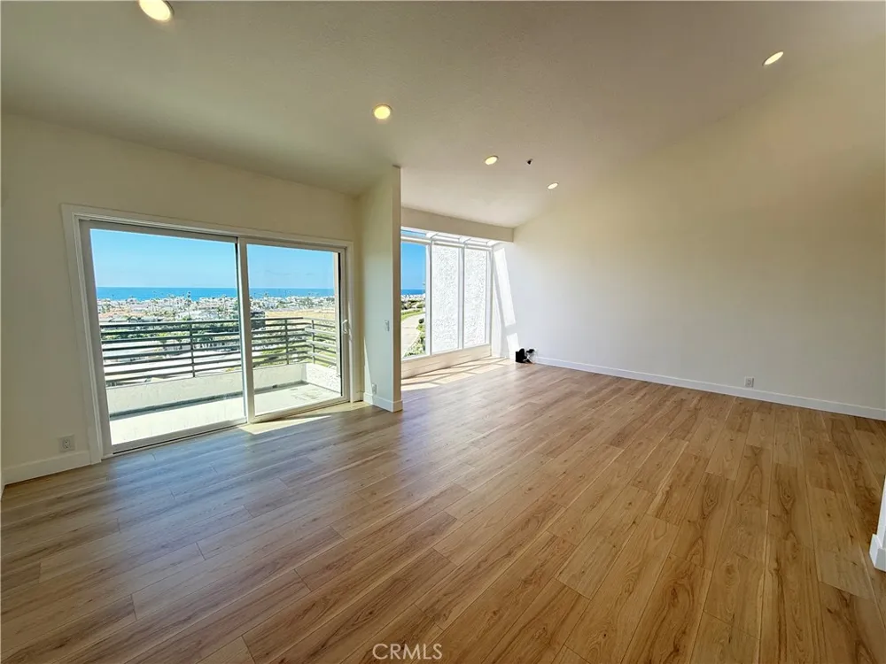 230 Lille Lane #308 Newport Beach, CA 92663
