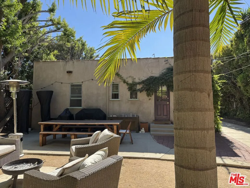 2243 27th Street Santa Monica, CA 90405