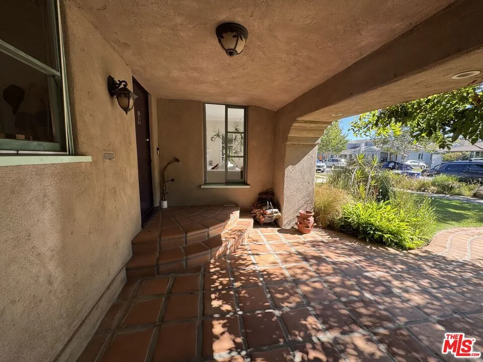 2243 27th Street Santa Monica, CA 90405