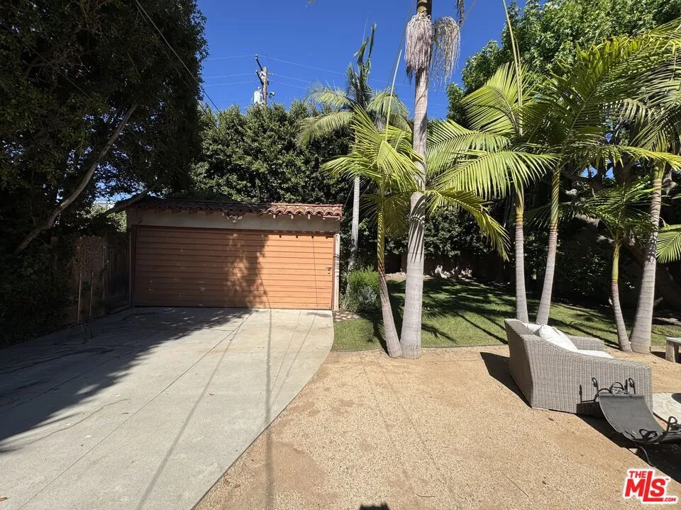 2243 27th Street Santa Monica, CA 90405