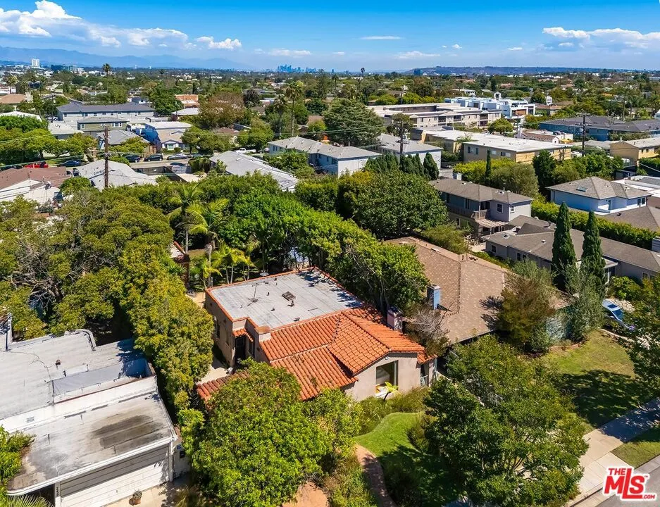 2243 27th Street Santa Monica, CA 90405