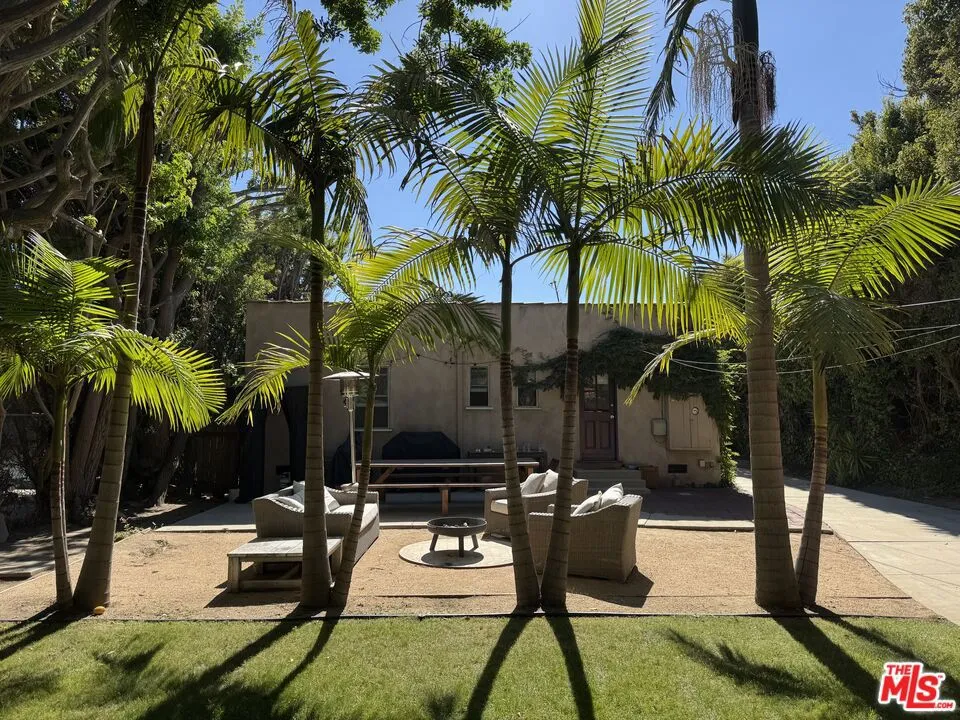 2243 27th Street Santa Monica, CA 90405