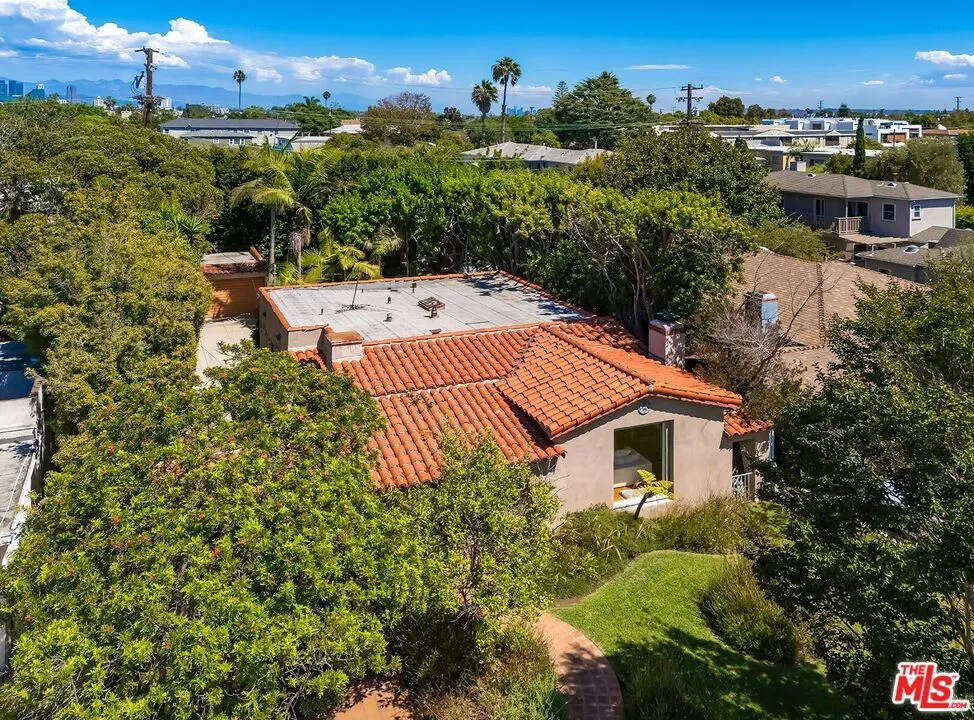 2243 27th Street Santa Monica, CA 90405