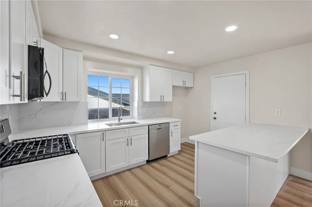 6736 Whitewood Street Simi Valley, CA 93063