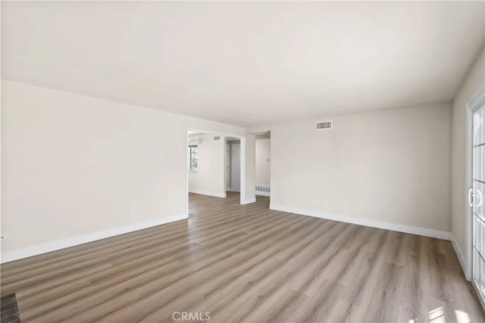 6736 Whitewood Street Simi Valley, CA 93063