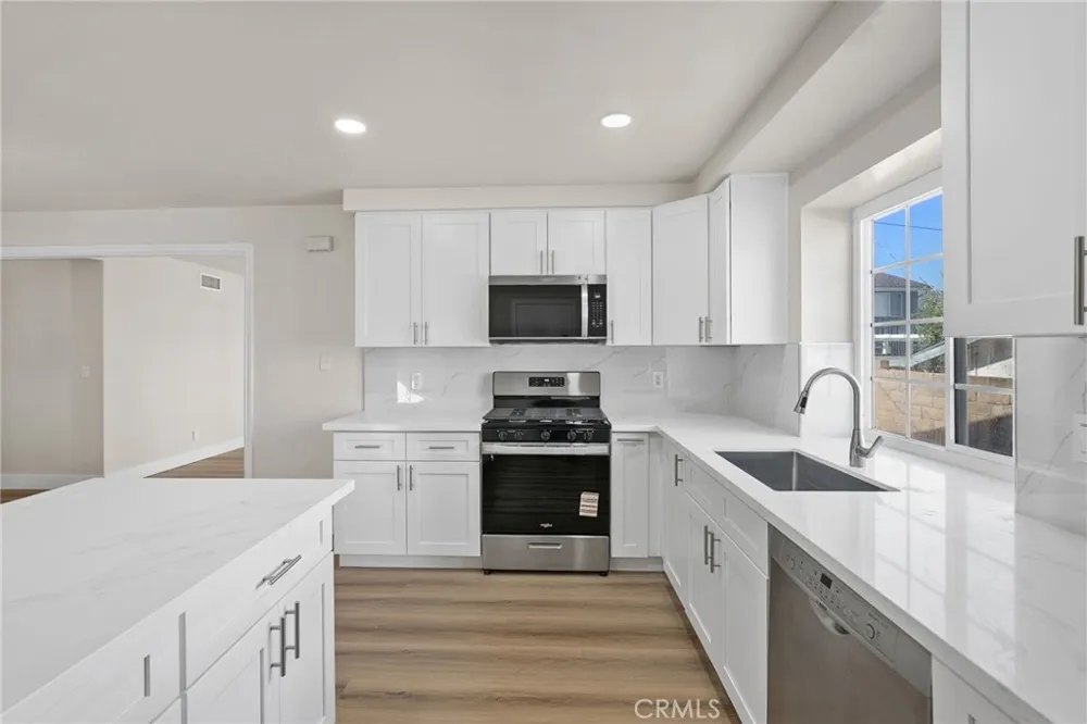 6736 Whitewood Street Simi Valley, CA 93063