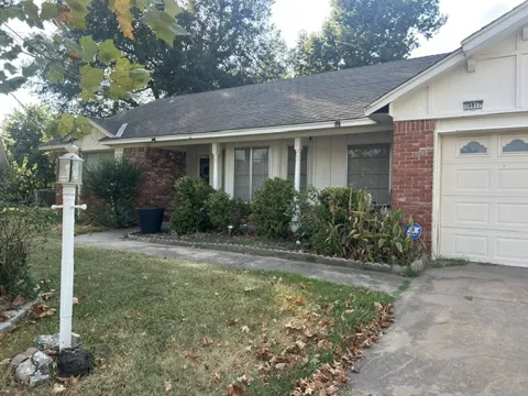 10817 E 26th Place